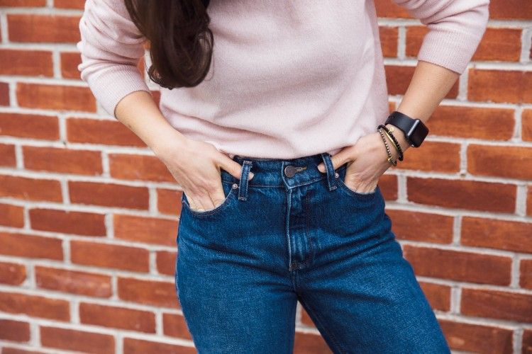 6 Cara  Mengembalikan Bentuk Celana  Jeans  yang  Melar 