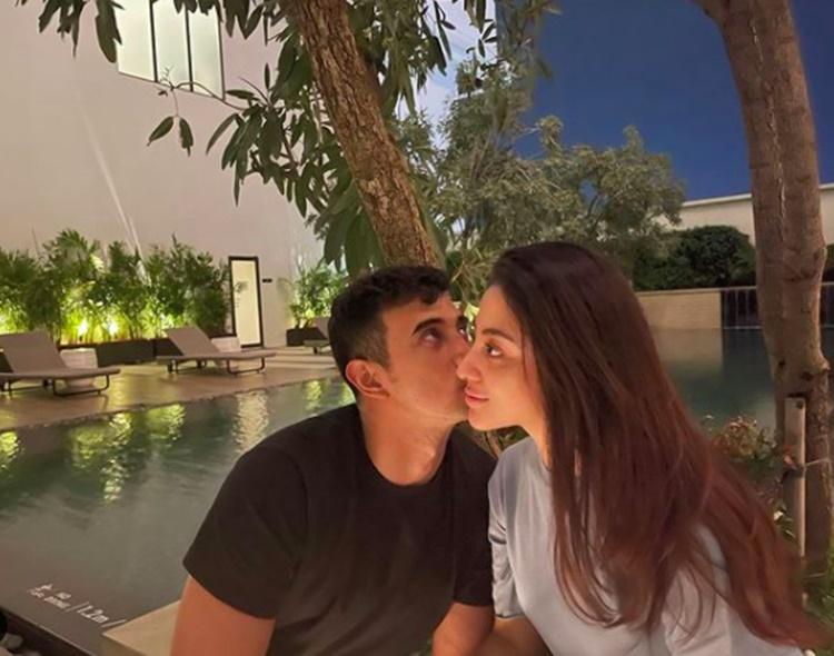 Pengantin Baru, Intip 10 Momen Mesra Ali Syakieb & Margin Wieheerm