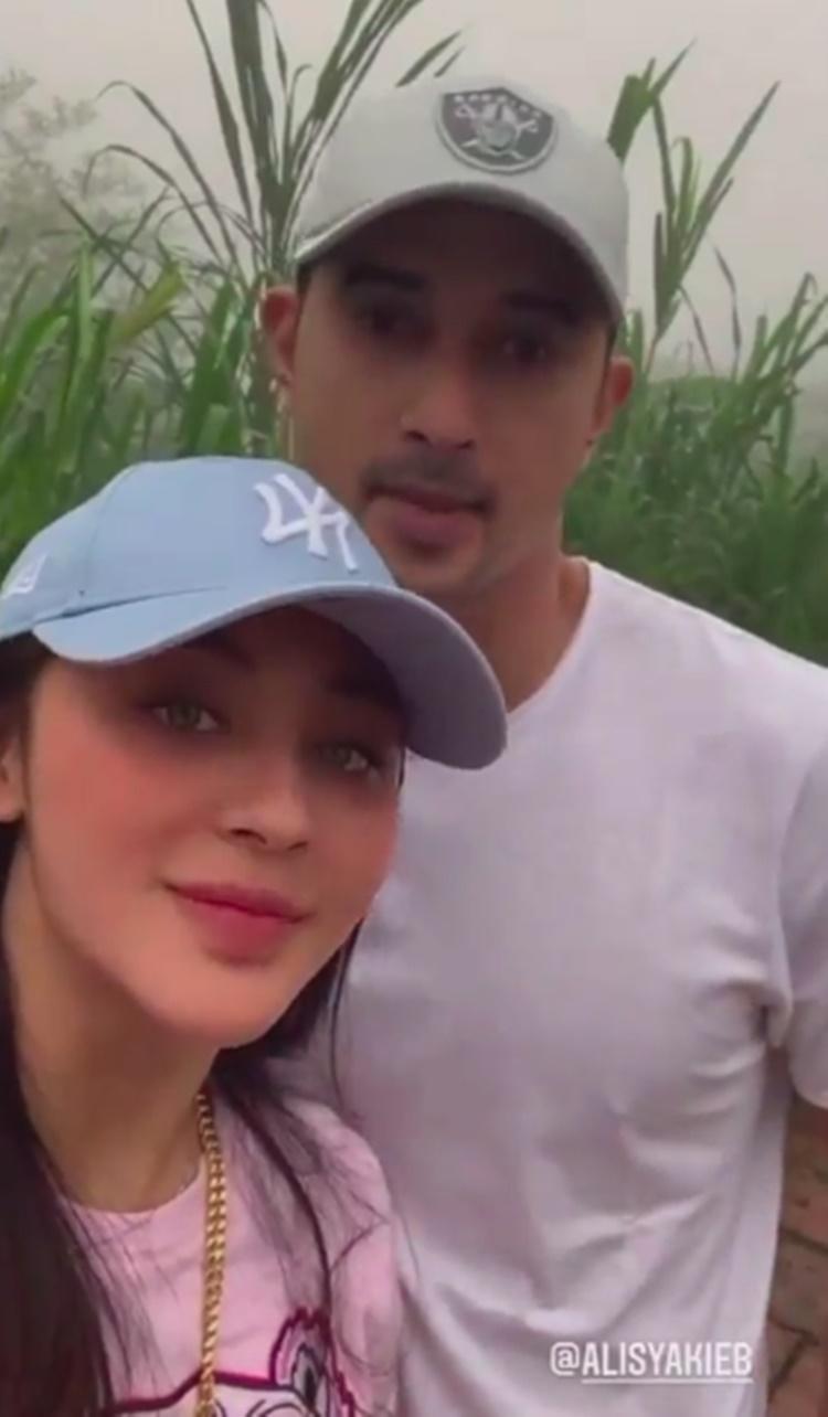 Pengantin Baru, Intip 10 Momen Mesra Ali Syakieb & Margin Wieheerm