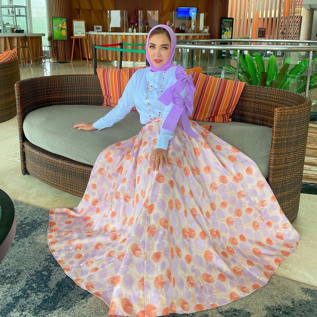 Gaya Artis Indonesia yang Jadi Istri Kedua, Sederhana hingga Glamor!