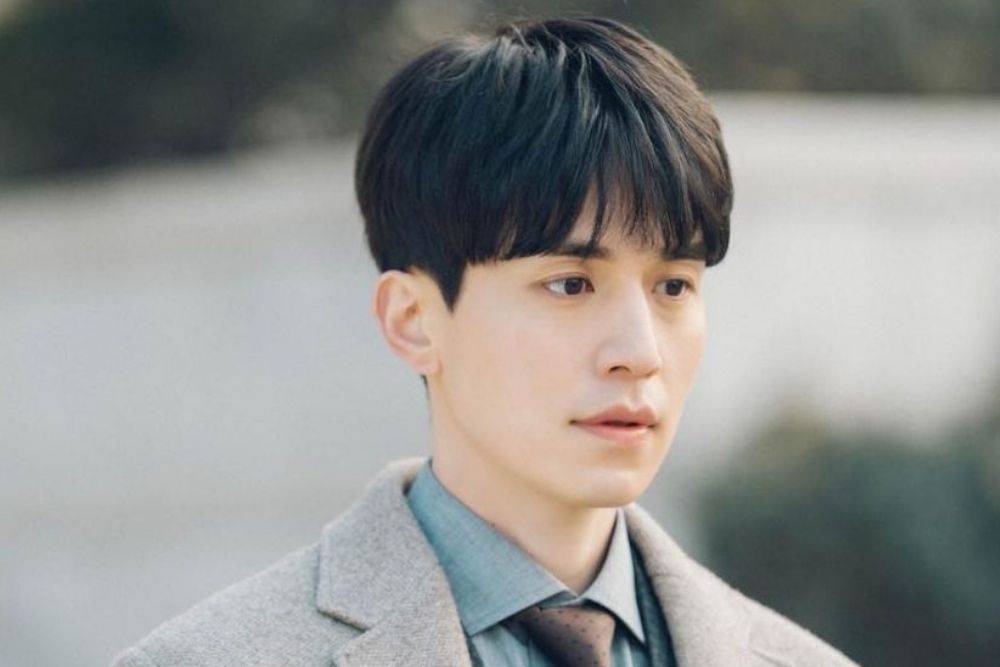 The Charm Of Song Joong Ki And Other Actors Who Act As Lawyers Seoul Bytes<script async src=
