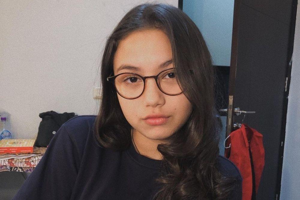 Pesona Saskia Chadwick yang Mesra dengan Keisha Alvaro di Pemotretan