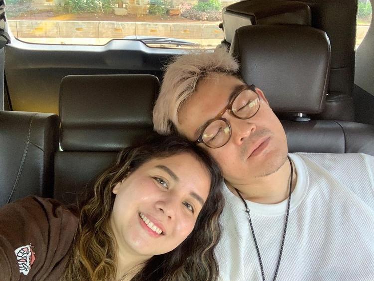 Diet Demi Suami, Ini 9 Potret Harmonis Rumah Tangga Tya Ariestya