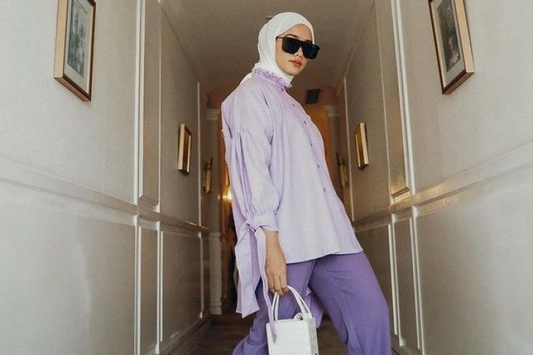 Warna jilbab yang cocok untuk baju ungu lilac