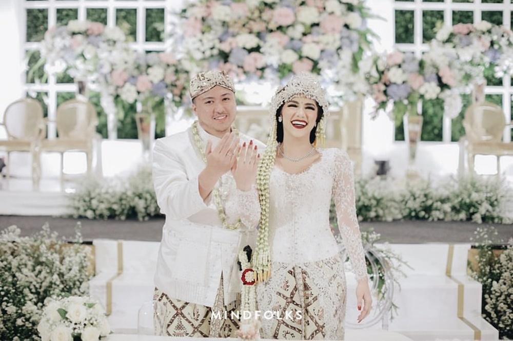 Menikah di Usia 18, Intip 10 Momen Bahagia Syahra Larez dan Suami