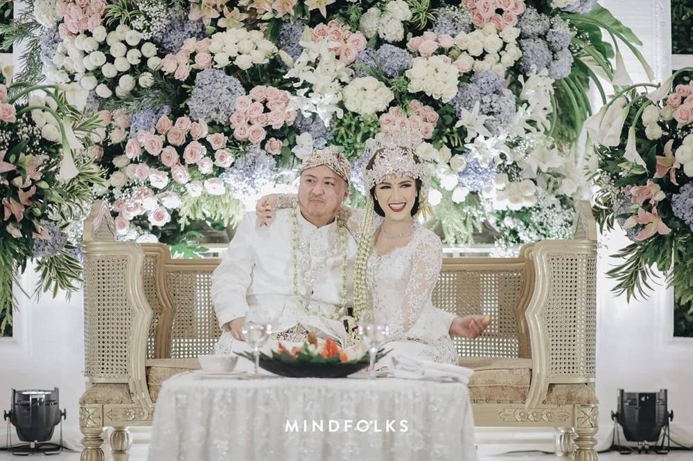 Menikah di Usia 18, Intip 10 Momen Bahagia Syahra Larez dan Suami