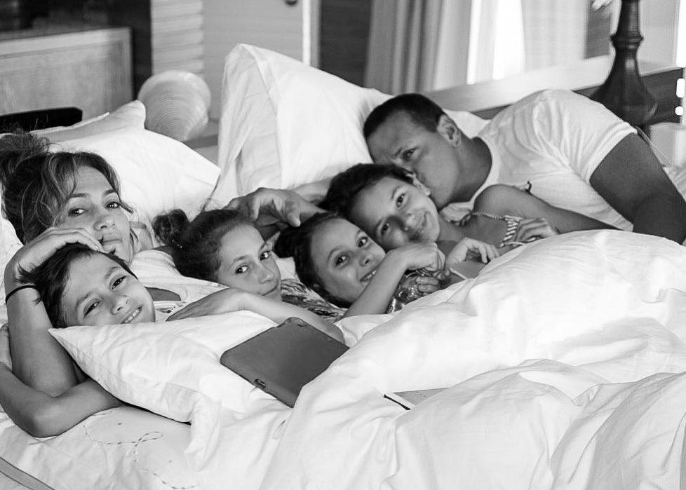 Dikabarkan Putus, Ini 9 Fakta Hubungan Jennifer Lopez & Alex Rodriguez