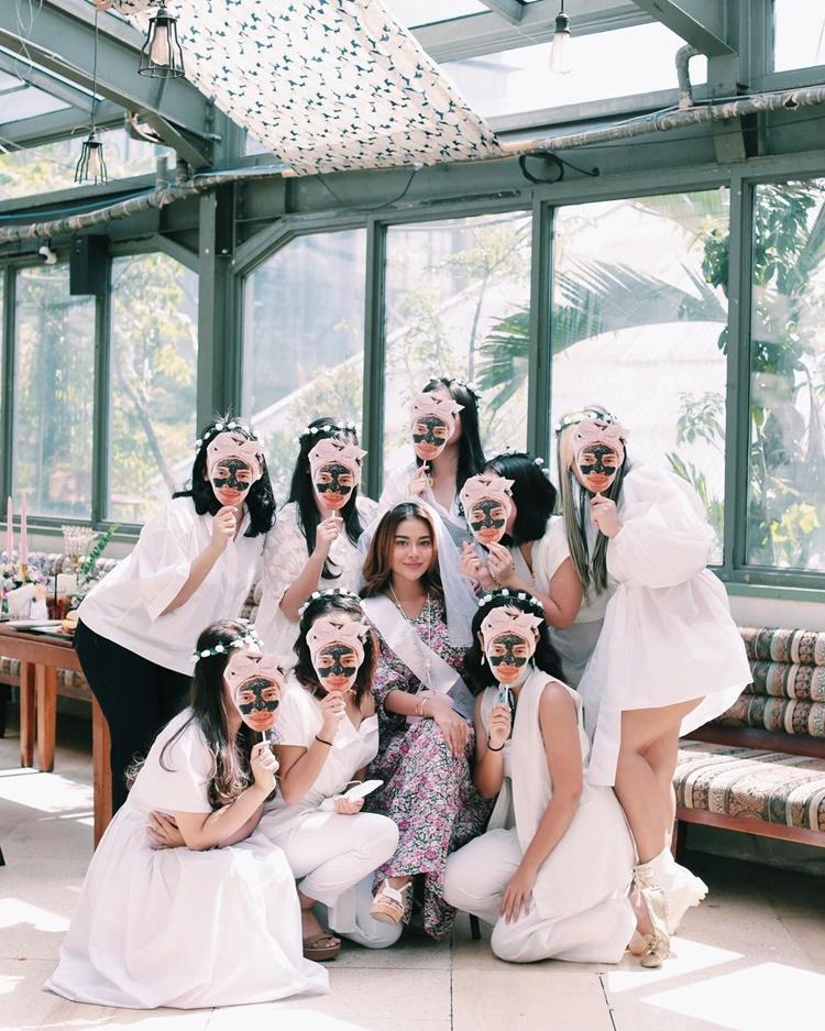 10 Potret Keseruan Bridal Shower Aurel Hermansyah, Auranya Memancar!