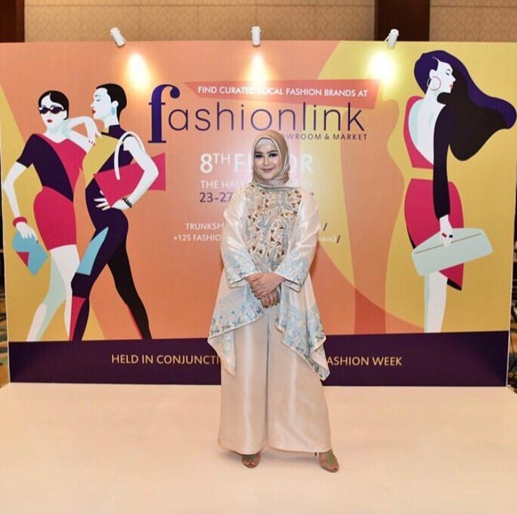 9 Fakta Sherrin Tharia, Mantan Istri Zumi Zola yang Kini Lepas Hijab