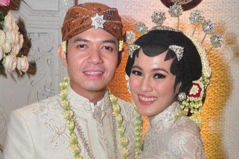 Pernikahannya Disiarkan Langsung, Begini Riasan Manglingi Para Seleb