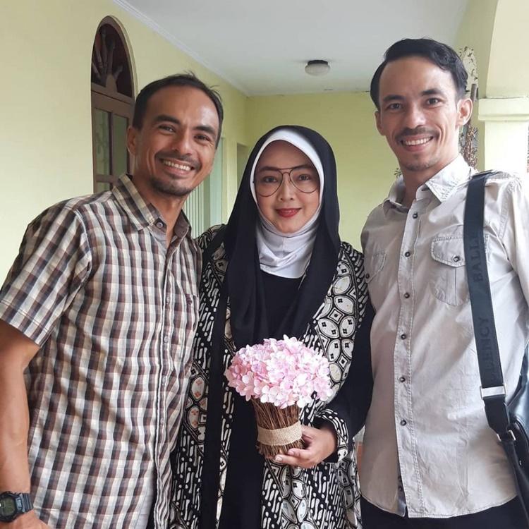 Kompak Sejak Kecil, Ini 10 Potret Harmonis Syach Bersaudara