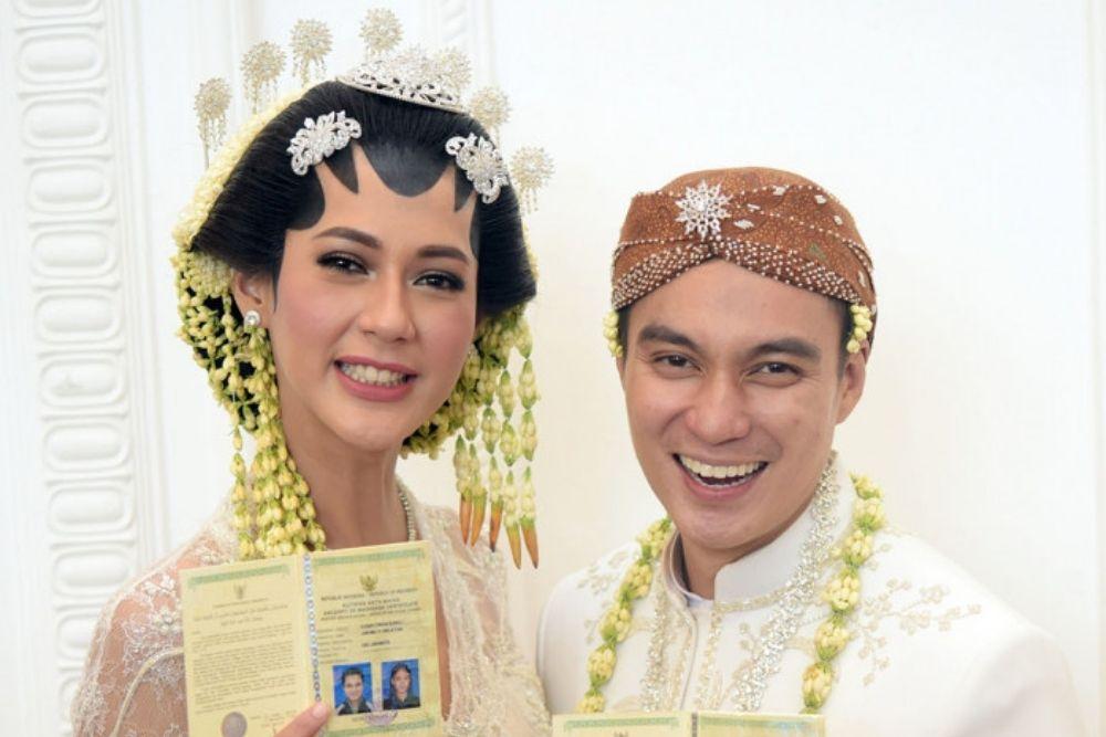 Pernikahannya Disiarkan Langsung, Begini Riasan Manglingi Para Seleb
