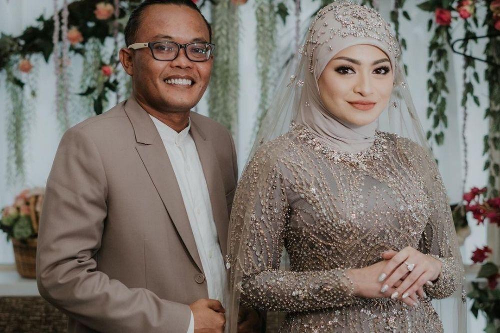 Pernikahannya Disiarkan Langsung, Begini Riasan Manglingi Para Seleb