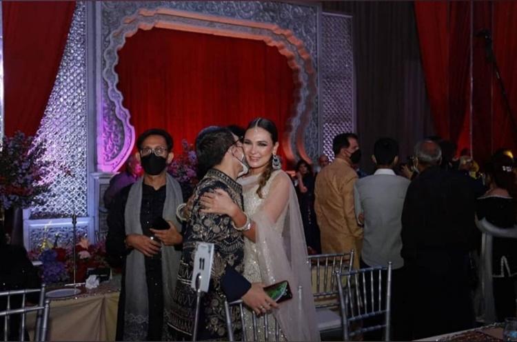 Makin Mesra, Ini 6 Potret Luna Maya dan Otis Hahijary yang Bikin Heboh