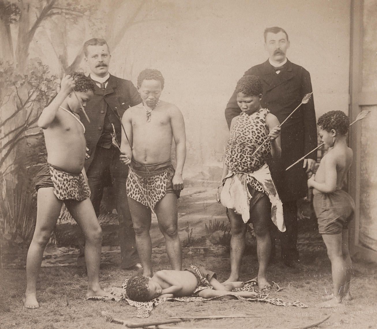 7 Dark Facts about Human Zoo, Colonial Age Human 'Animal' Zoo