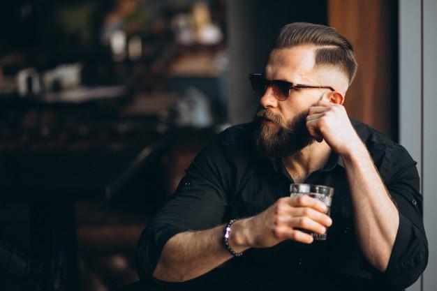 7 Alasan Perempuan Lebih Suka Bad Boy