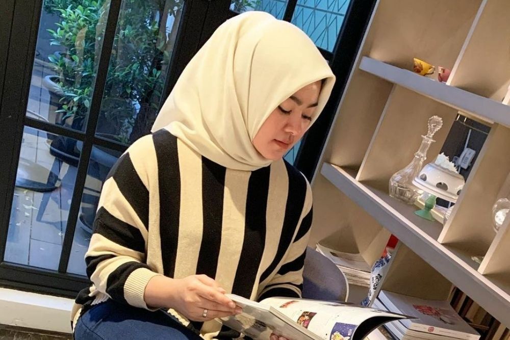 Potret Sherrin Tharia, Mantan Istri Zumi Zola yang Kini Lepas Hijab 