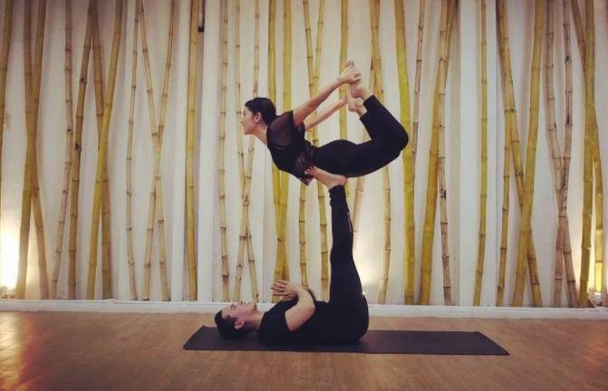 Deretan Potret Artis yang Gemar Yoga, Cantik Luar Dalam!