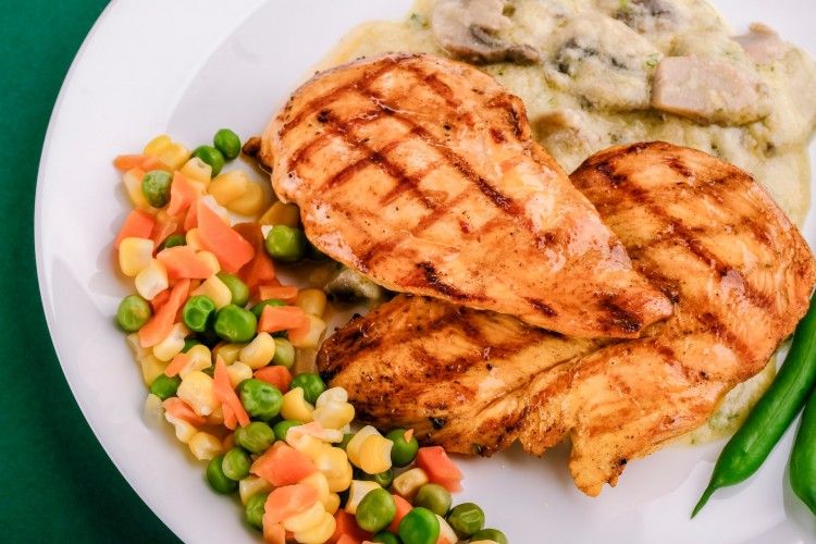 5 Resep Dada Ayam yang Enak untuk Diet, Sehat dan Mengenyangkan