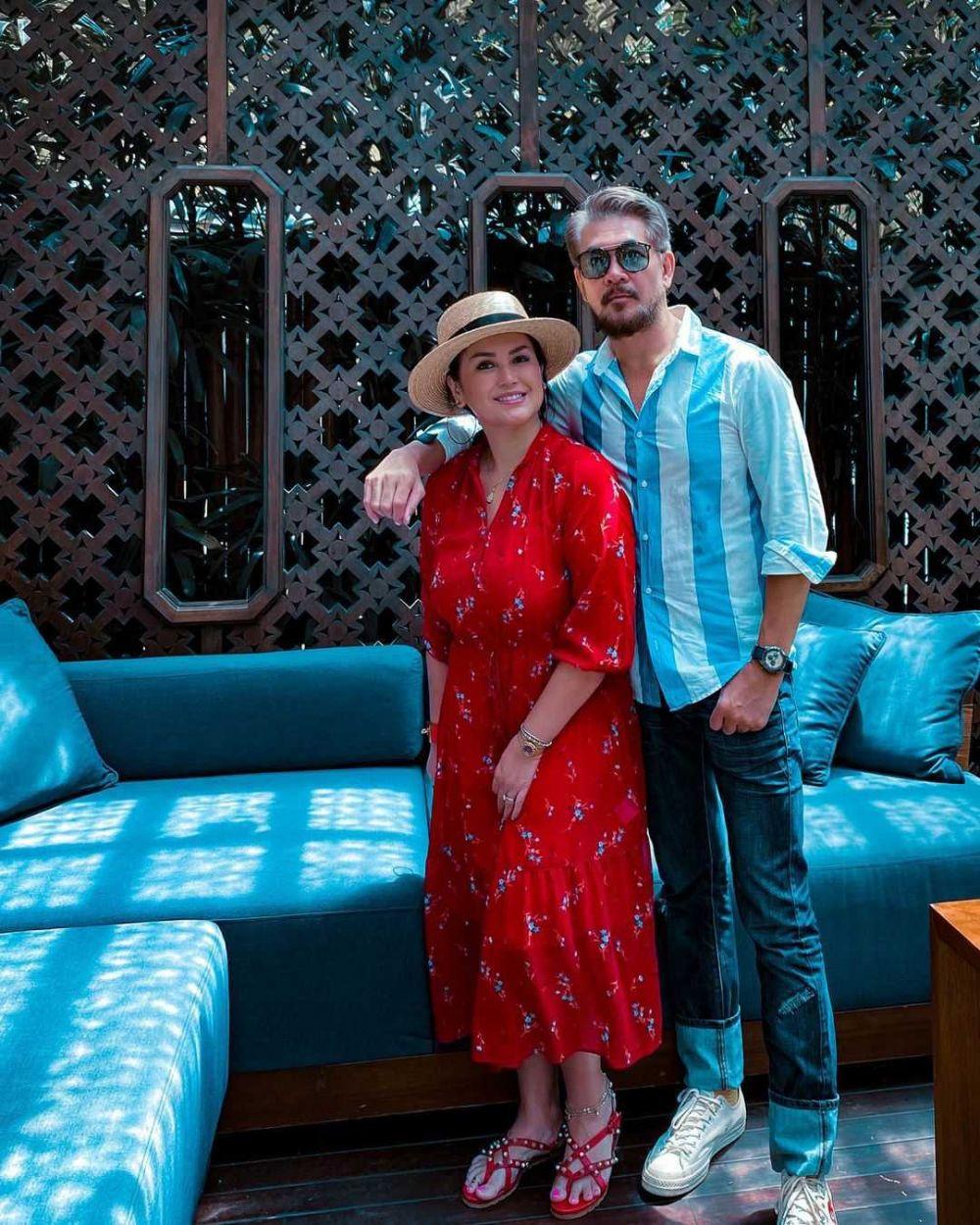 Potret Romantis 10 Raja Sinetron Era 90-an Bareng Istri, Awet Mesranya