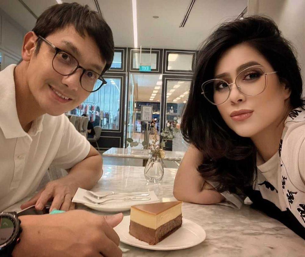 Potret Romantis 10 Raja Sinetron Era 90-an Bareng Istri, Awet Mesranya