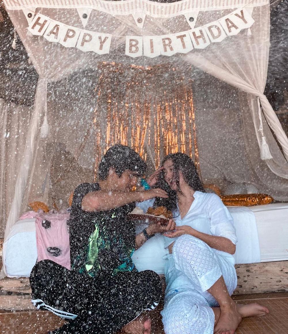 Setahun Jadian, Intip 9 Gaya Pacaran Ranty Maria dan Rayn Wijaya