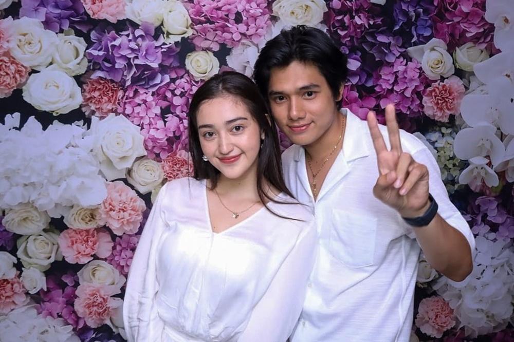 Setahun Jadian, Intip 9 Gaya Pacaran Ranty Maria dan Rayn Wijaya