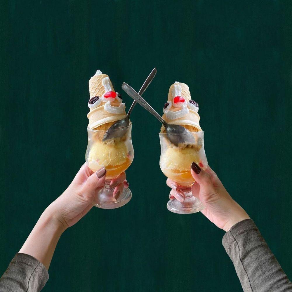 10 Kedai Es Krim Paling Legendaris di Indonesia, Wajib Coba, Nih!