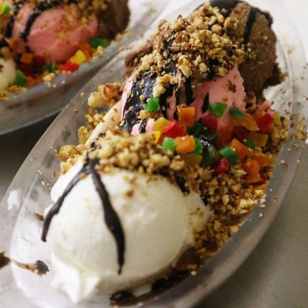 10 Kedai Es Krim Paling Legendaris di Indonesia, Wajib Coba, Nih!