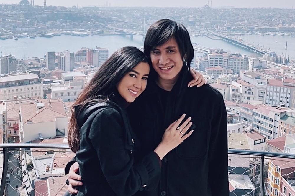 Pernah Pacaran Beda Agama, 9 Artis Kini Menikah dengan Pasangan Seiman