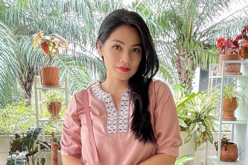 Hampir Kepala Empat, Intip Pesona Awet Muda Titi Kamal