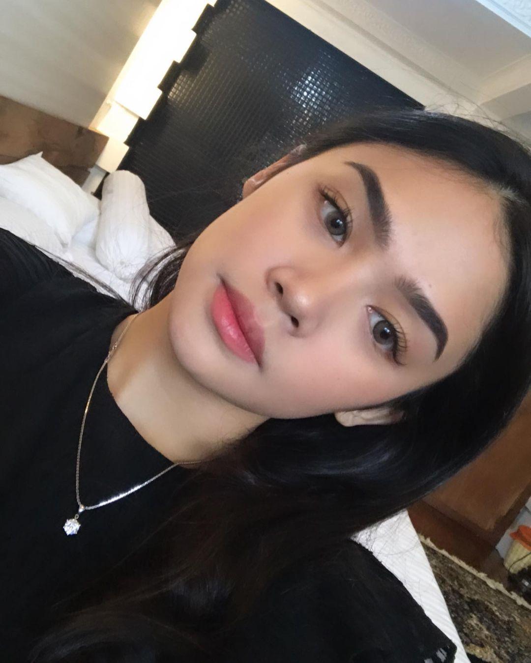Pesona Tiarani Savitri, Anak Sulung Mulan Jameela yang Beranjak Dewasa