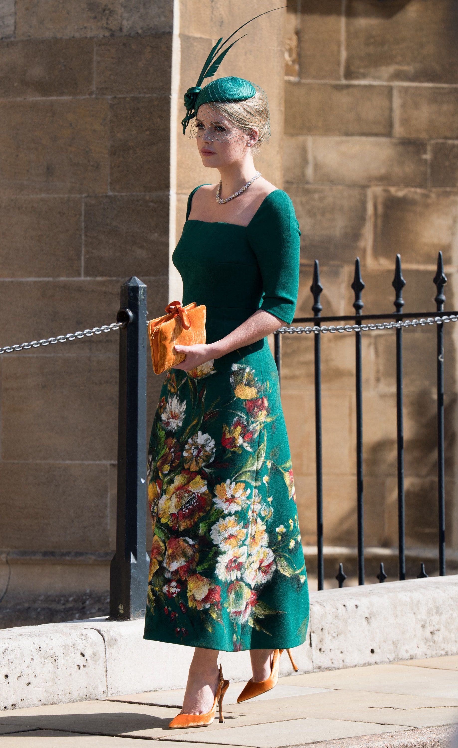 Inspirasi Model Dress Hijau Emerald untuk Pergi ke Pesta