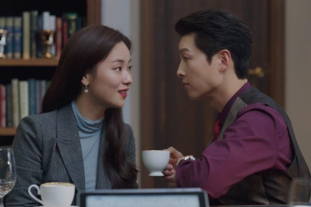 Ciuman Pertama Vincenzo, 9 Potret Chemistry Song Joong Ki-Jeon Yeo Bin