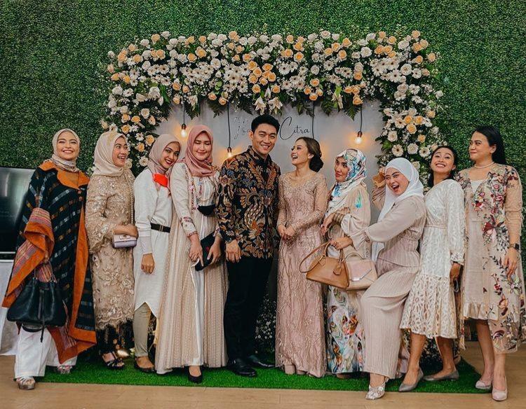 Segera Menikah, 9 Momen Manis Lamaran Ifan 'Seventeen' & Citra Monica