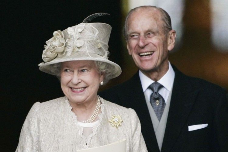 Mengenang Gaya Ratu Elizabeth & Pangeran Philip dari Masa ke Masa