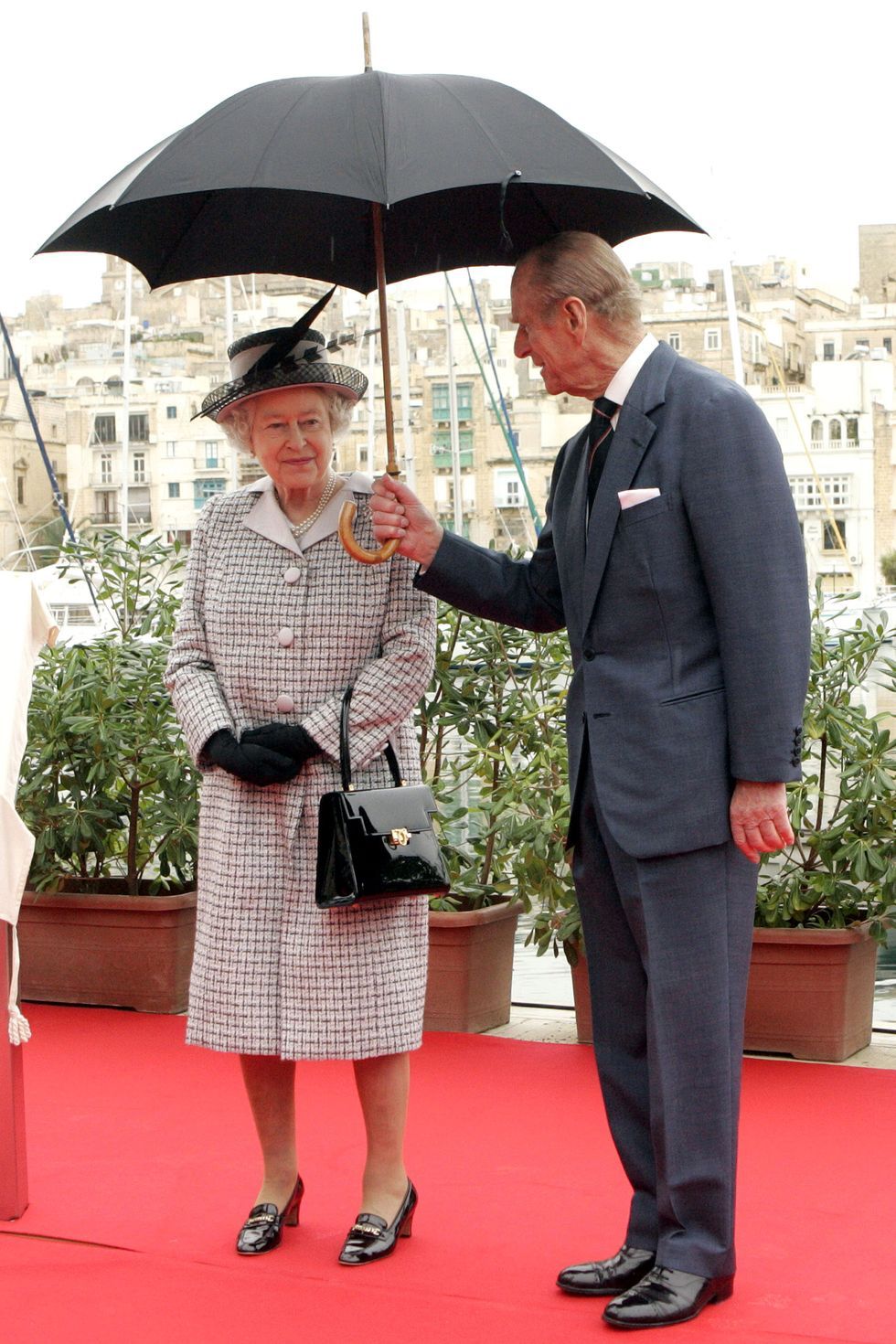 Mengenang Gaya Ratu Elizabeth & Pangeran Philip dari Masa ke Masa