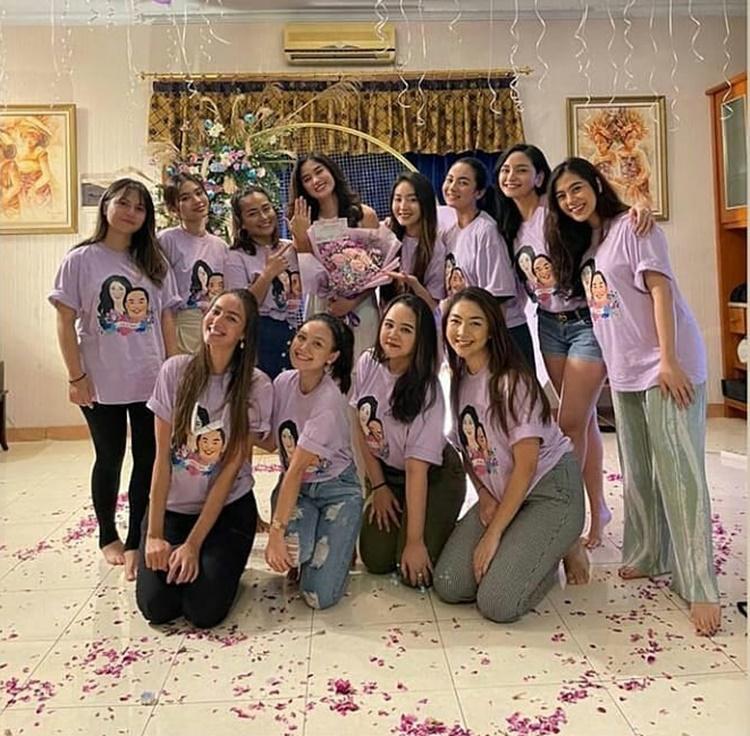 7 Momen Lamaran Romantis Ochi Rosdiana, Sang Kekasih Jadi Sorotan!