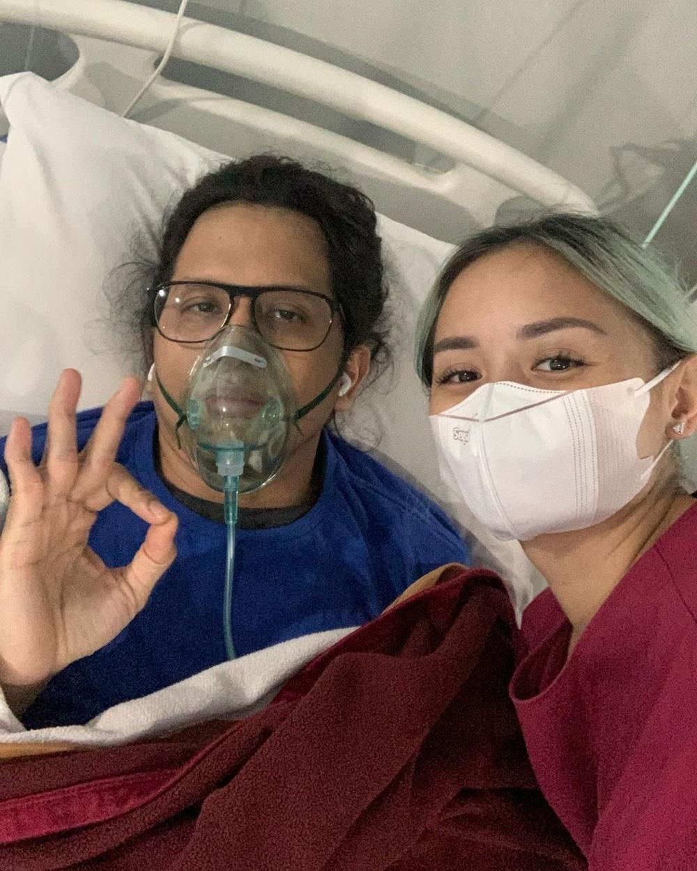 Positif COVID, Ini 10 Potret Perjalanan Cinta Joanna Alexandra & Suami