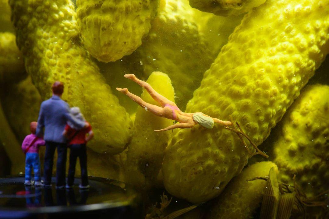 Unik dan Menggemaskan, Dunia Miniatur Ini Dibuat dari Makanan