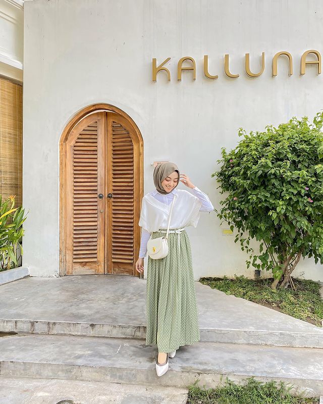 Inspirasi Padu-padan Outfit Hijab dengan Warna Hijau Pastel