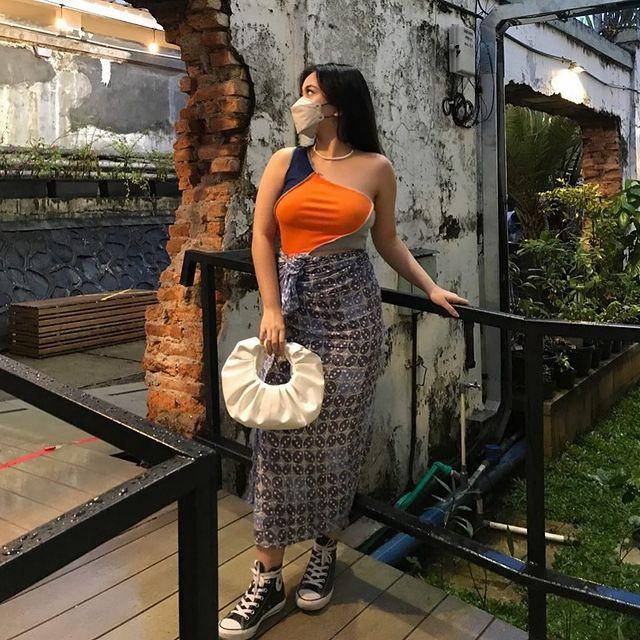 Modern Banget! Tips Padu-padan Kekinian Pakai Kain Wastra