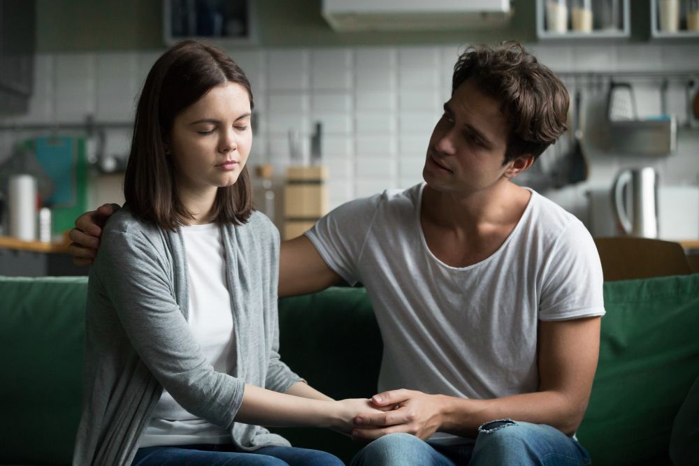 6 Cara Mengatasi Konflik dengan Pasangan Saat Puasa