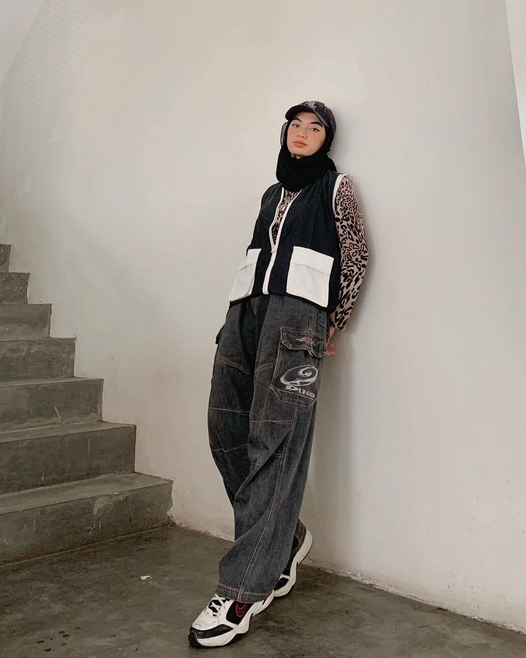 Deretan Fashion Item untuk Cewek Hijab yang Ingin Tampil Boyish