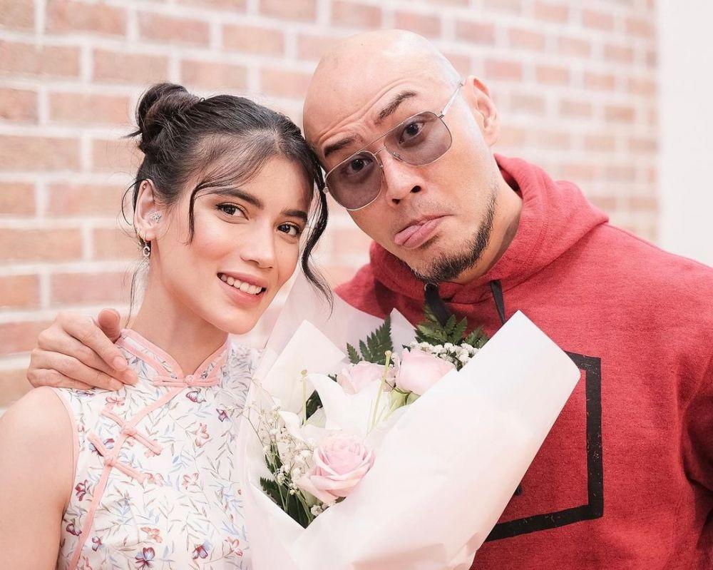 Sudah Move On, Ini 10 Potret Mesra Artis Janda dan Duda Bareng Pacar