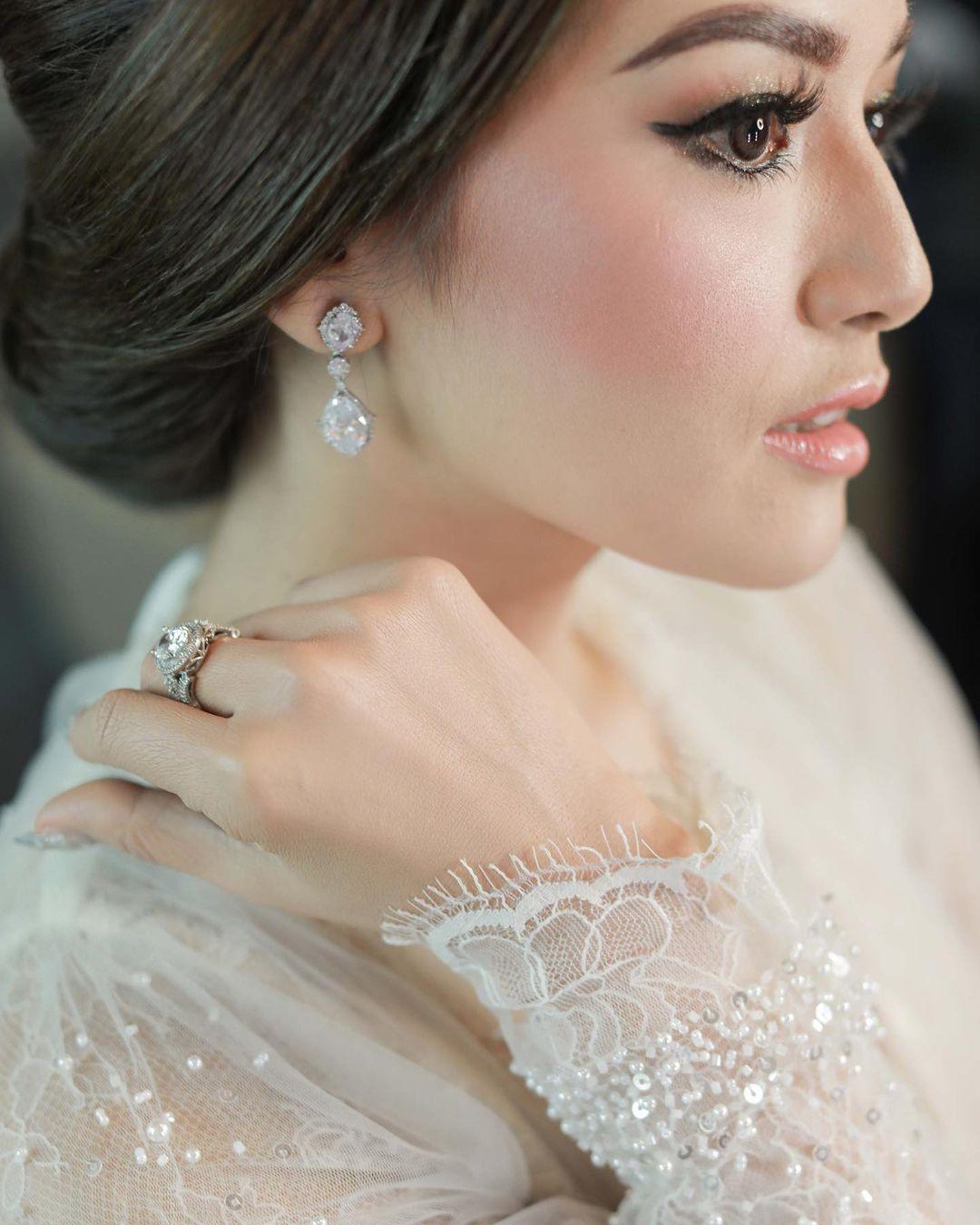 Riasan Flawless Citra Monica Ketika Dipersunting Ifan 'Seventeen'