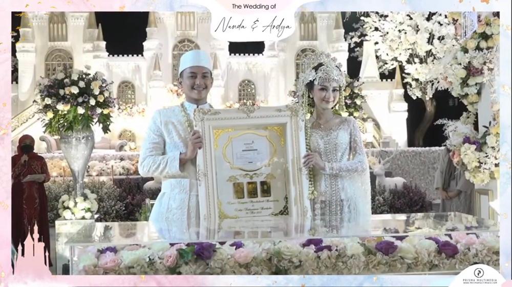 Diberi Mahar Saham, Ini 10 Potret Kisah Cinta Nanda Arsyinta dan Suami