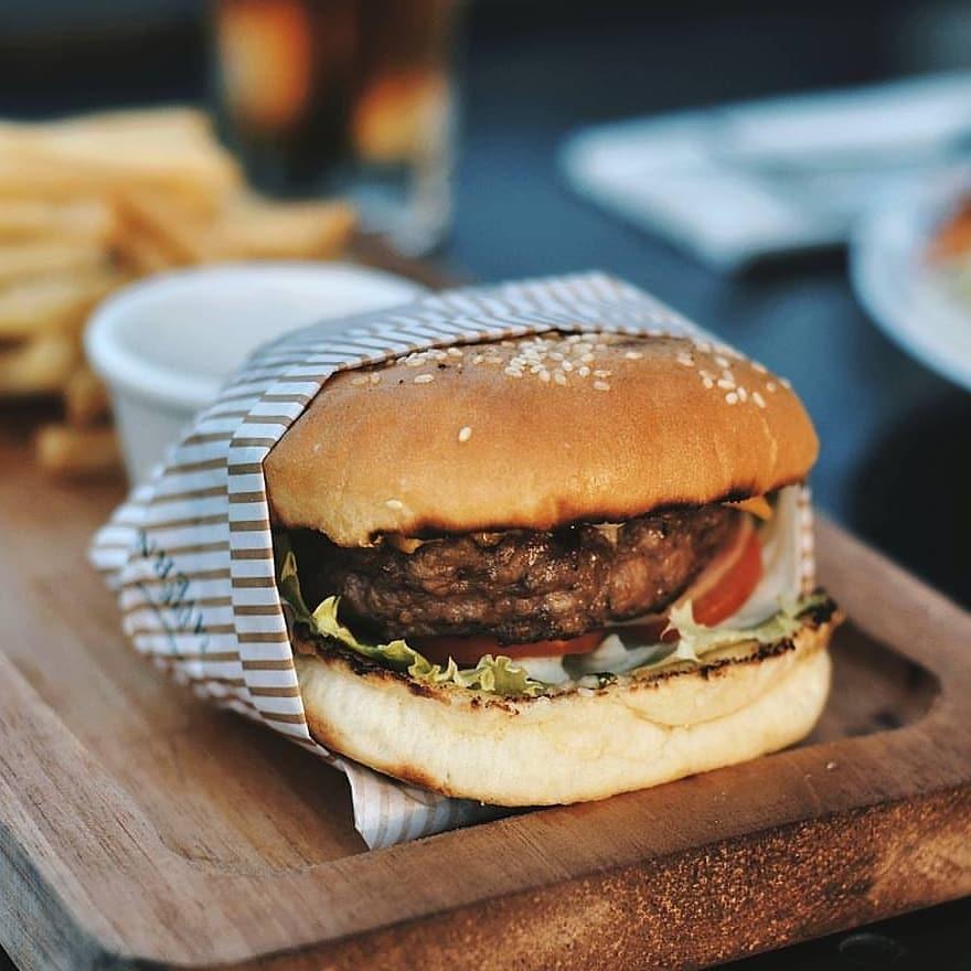 Bikin Ngiler, Ini Rekomendasi Burger Terenak di Semarang