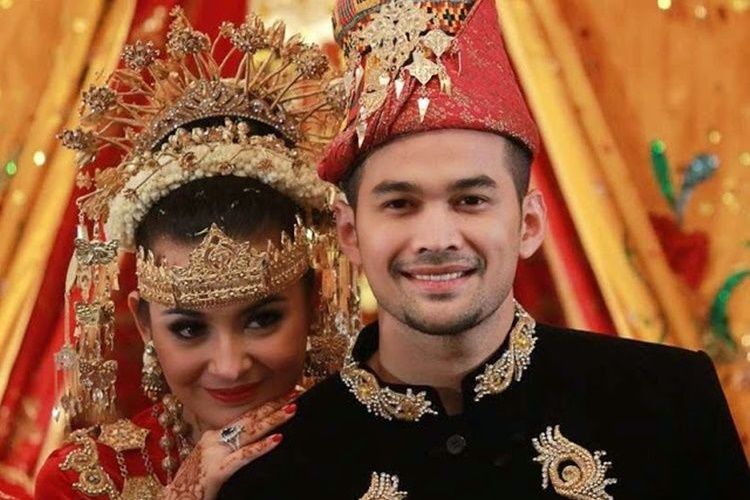 Sarat Makna, Ini 5 Seleb yang Menikah dengan Adat Aceh