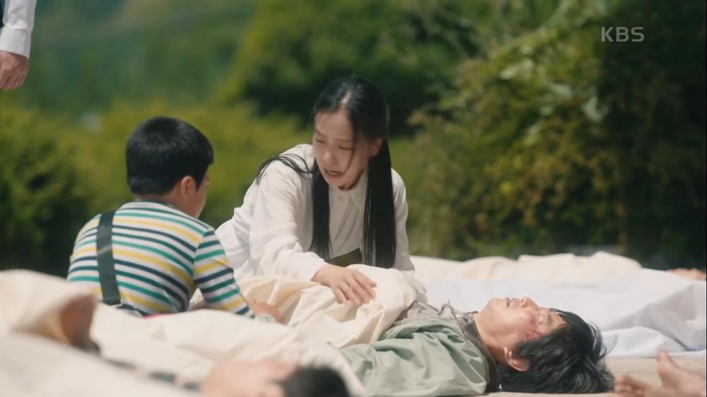 Dijuluki Sad Girl, Ini 9 Perjalanan Hidup Go Min Si di 'Youth of May'